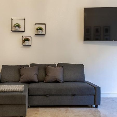 San Babila - Luxury Milanese Apartment Bagian luar foto