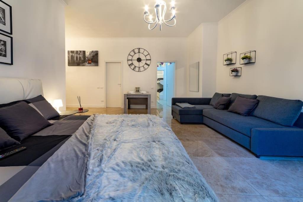 San Babila - Luxury Milanese Apartment Bagian luar foto