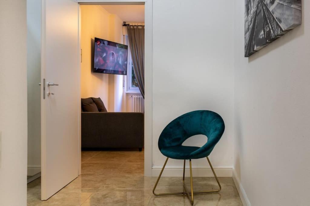 San Babila - Luxury Milanese Apartment Bagian luar foto