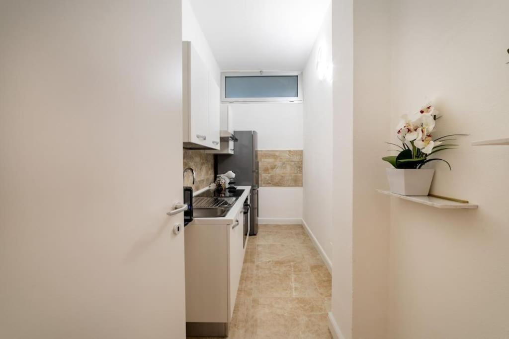 San Babila - Luxury Milanese Apartment Bagian luar foto