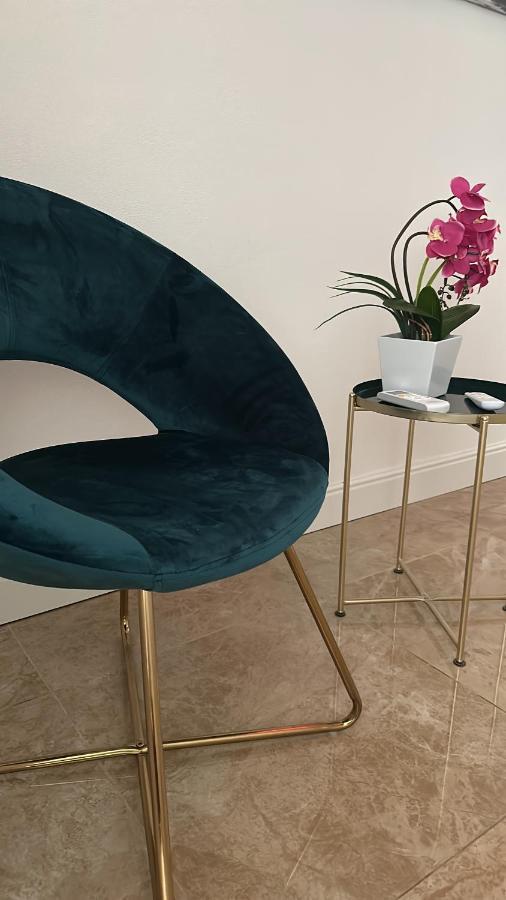 San Babila - Luxury Milanese Apartment Bagian luar foto